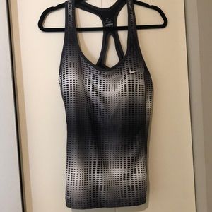Women Nike Dri Fit Built in bra razor back active wear ombré top Sz XL